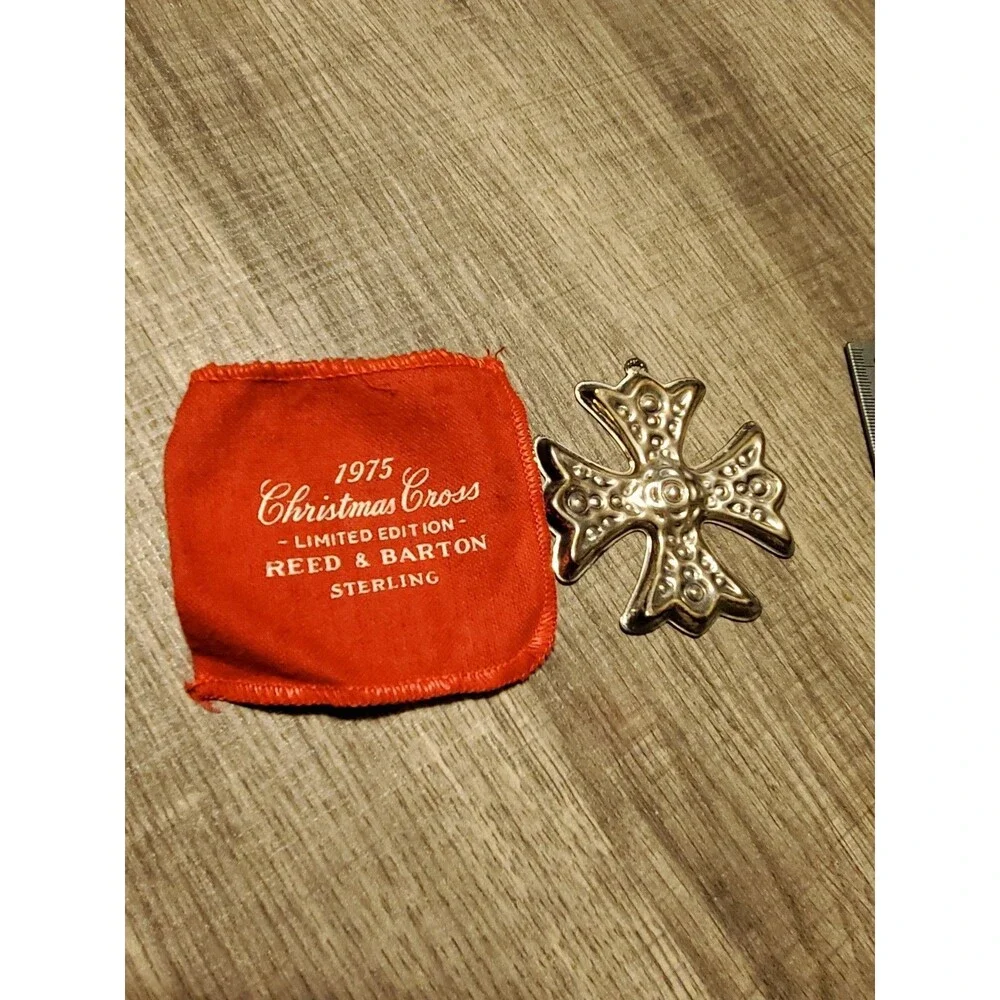 1975 Reed & Barton Sterling Silver Christmas Cross Ornament Pendant with Pouch